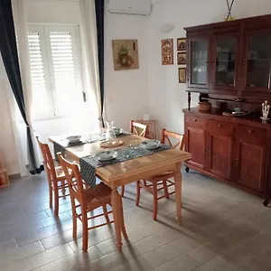 limezzi-house.lecce-hotels.com/